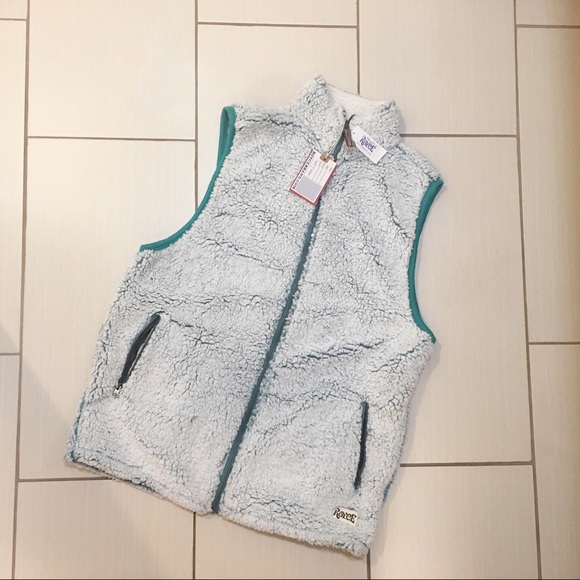 Royce Sherpa Teddy Vest - Picture 2 of 8